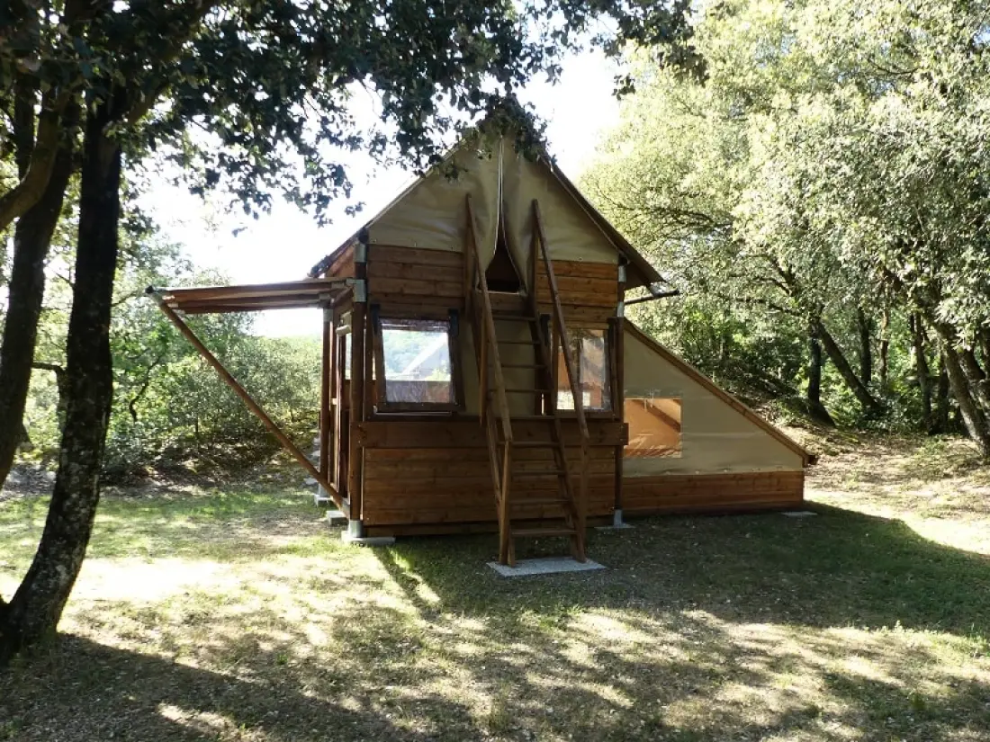 Flower Camping Le Martinet Rouge 3 étoiles★★★