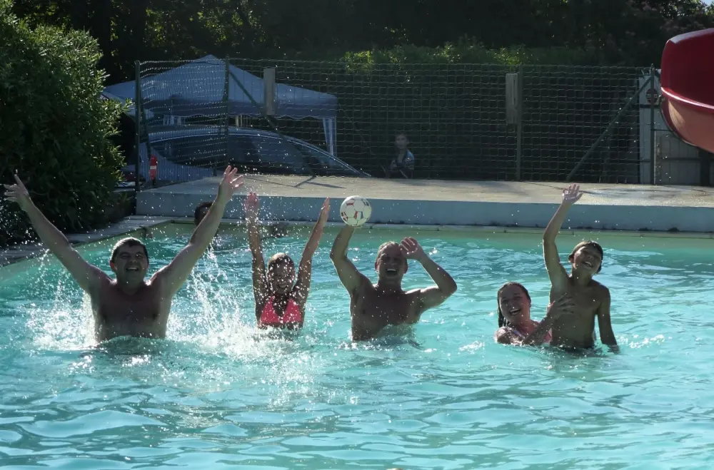 Flower Camping Le Martinet Rouge 3 étoiles★★★
