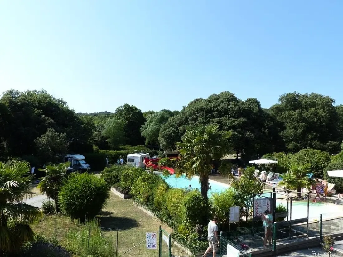 Flower Camping Le Martinet Rouge 3 étoiles★★★