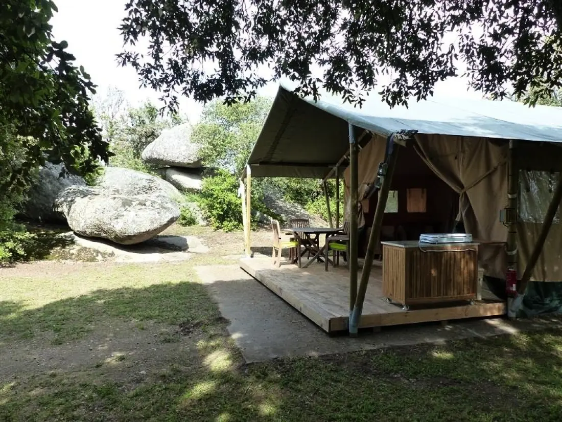 Flower Camping Le Martinet Rouge 3 étoiles★★★