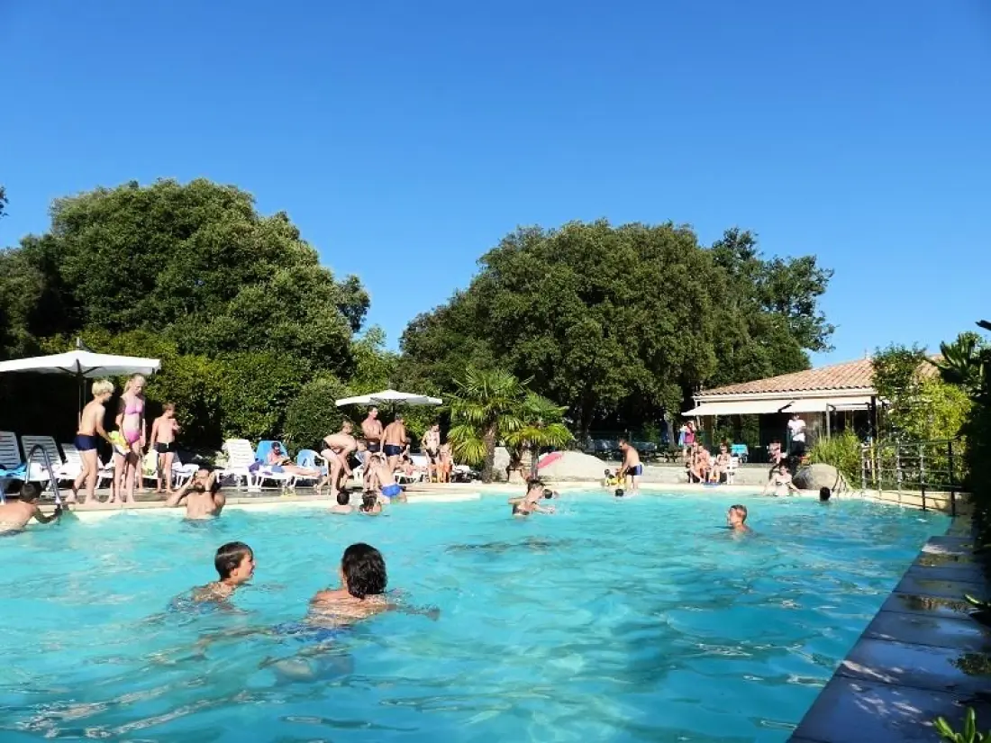 Flower Camping Le Martinet Rouge 3 étoiles★★★