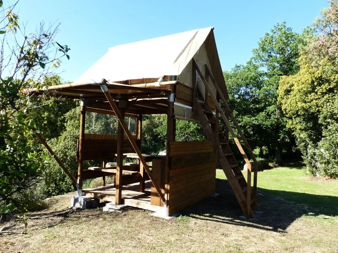 Flower Camping Le Martinet Rouge 3 étoiles★★★