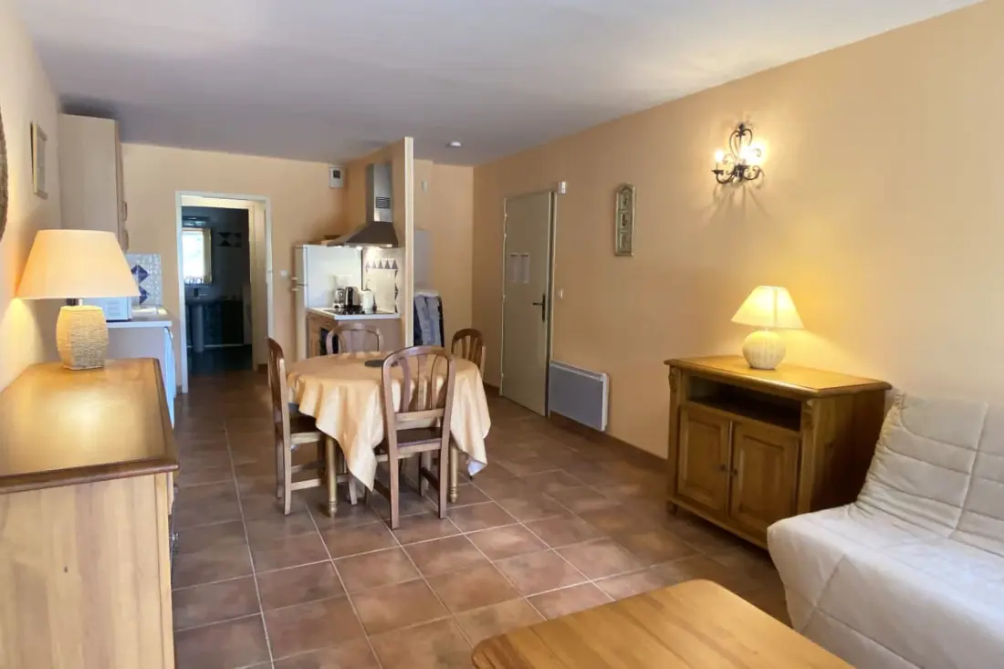 04b2 : Beau Studio Dans Un Mas Provençal - Piscine