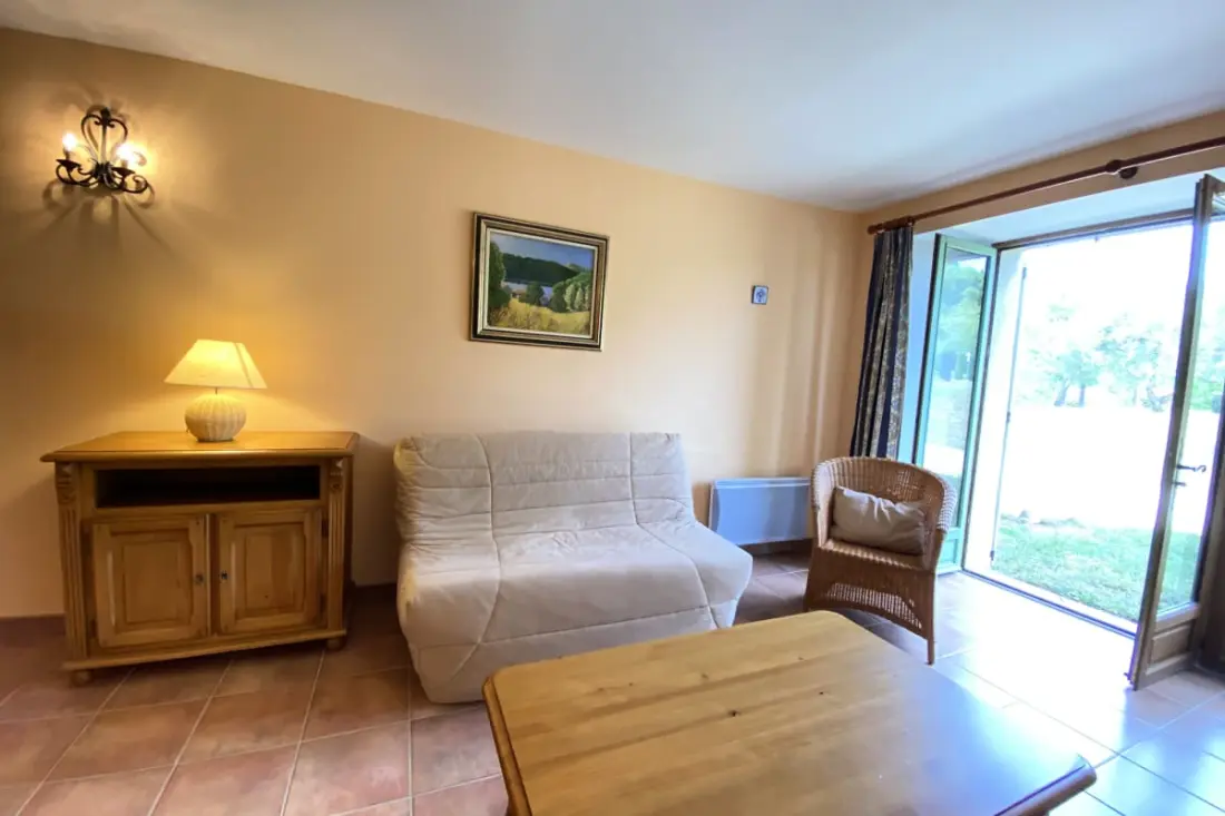 04b2 : Beau Studio Dans Un Mas Provençal - Piscine