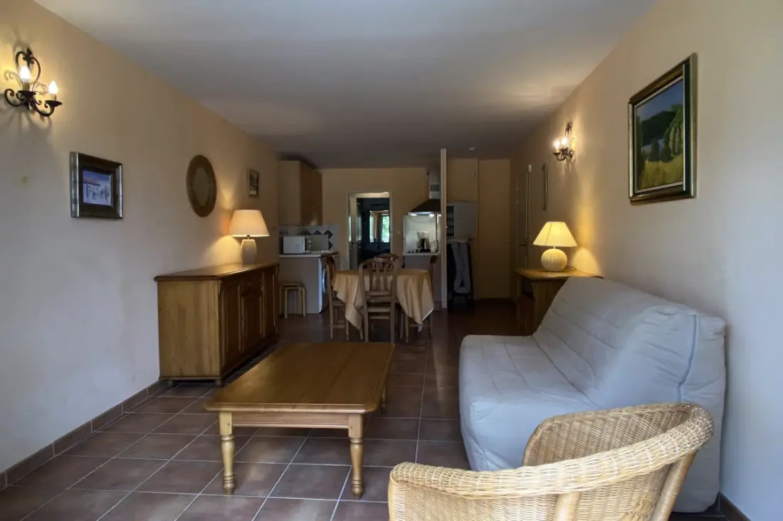 04b2 : Beau Studio Dans Un Mas Provençal - Piscine