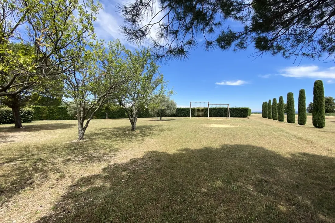 04b2 : Beau Studio Dans Un Mas Provençal - Piscine