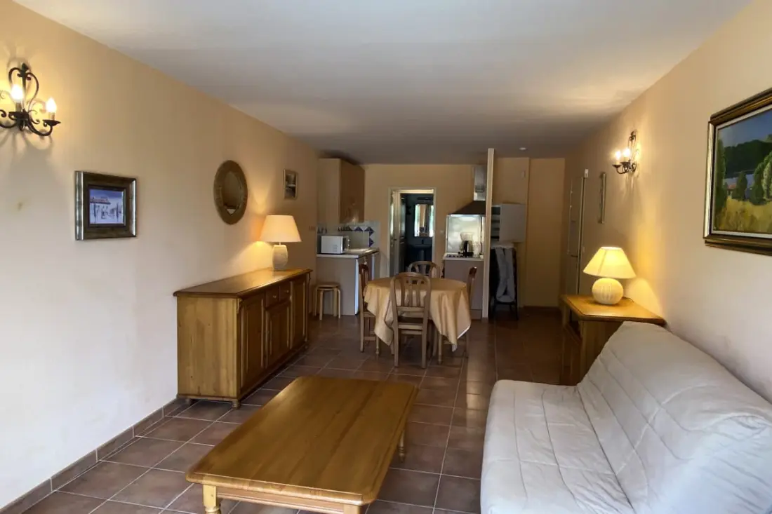 04b2 : Beau Studio Dans Un Mas Provençal - Piscine