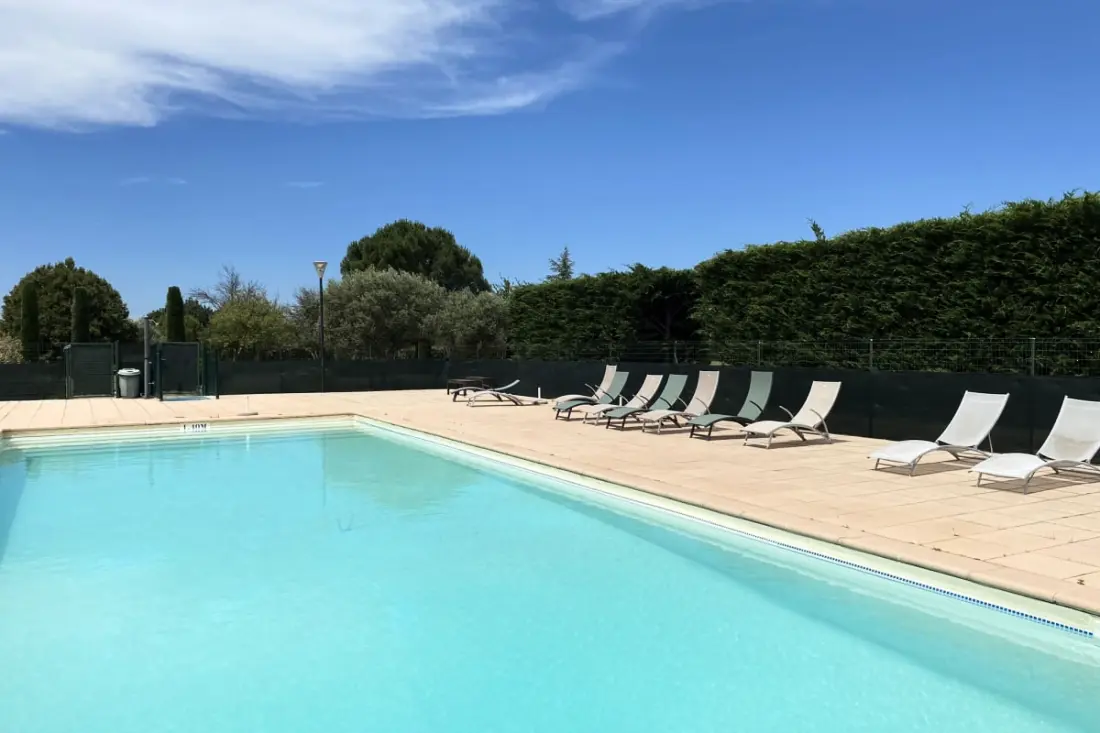 04b3: Beau T3 Au Coeur Des Lavandes - Piscine