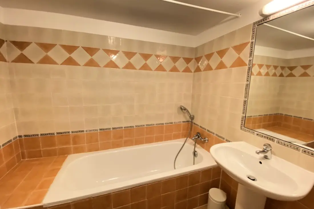04b5 : Beau Studio Dans Un Mas Provençal - Piscine