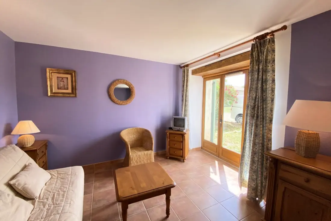 04b6 : Beau Studio Dans Un Mas Provençal - Piscine