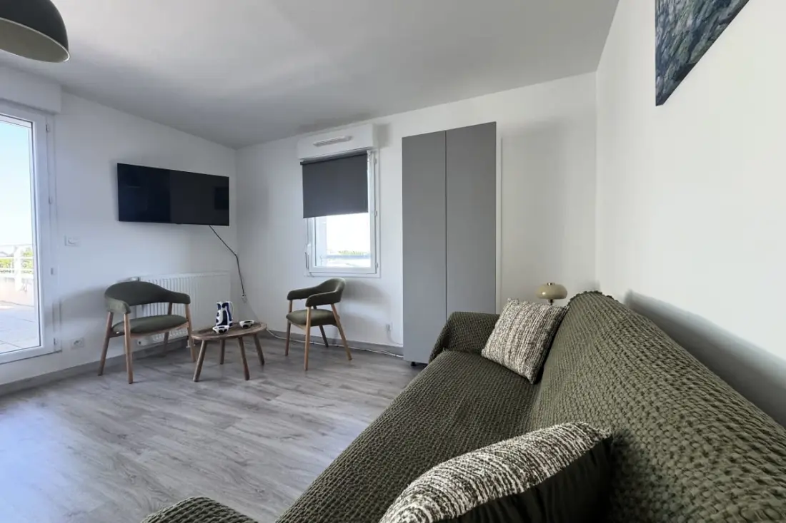 Appartement 2 Chambres Avec Balcon, Proche Mer