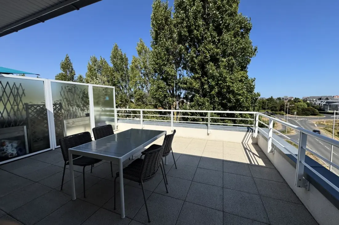 Appartement 2 Chambres Avec Balcon, Proche Mer
