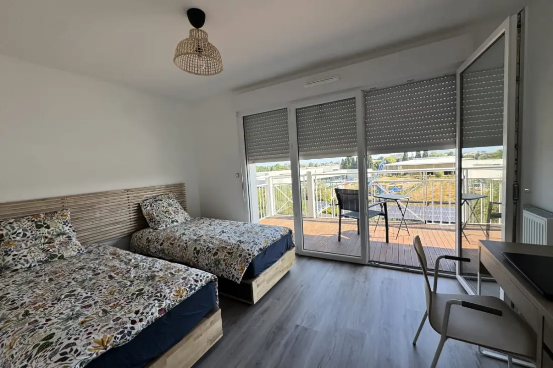 Appartement 2 Chambres Avec Balcon, Proche Mer