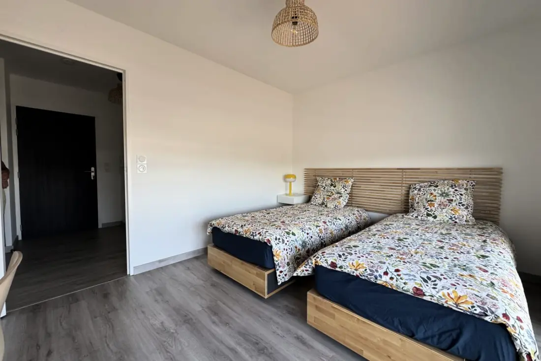 Appartement 2 Chambres Avec Balcon, Proche Mer
