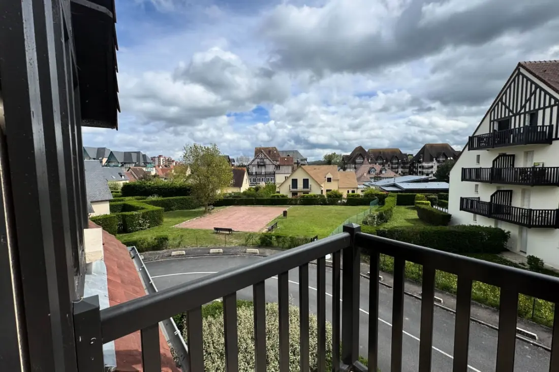 Appartement Rénové Avec Vue Et Parking à Cabourg
