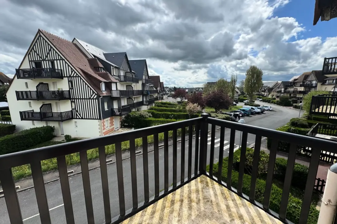 Appartement Rénové Avec Vue Et Parking à Cabourg