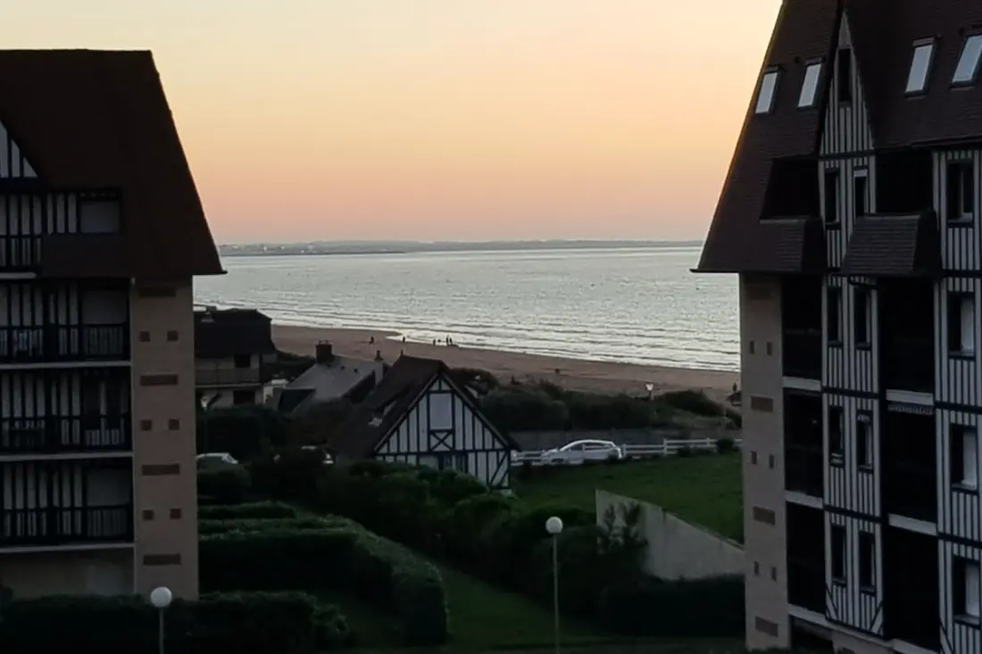 Appartement équipé Au Bord De La Plage De Cabourg
