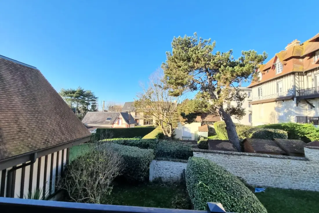 Très Bel Appartement Avec Balcon à Cabourg