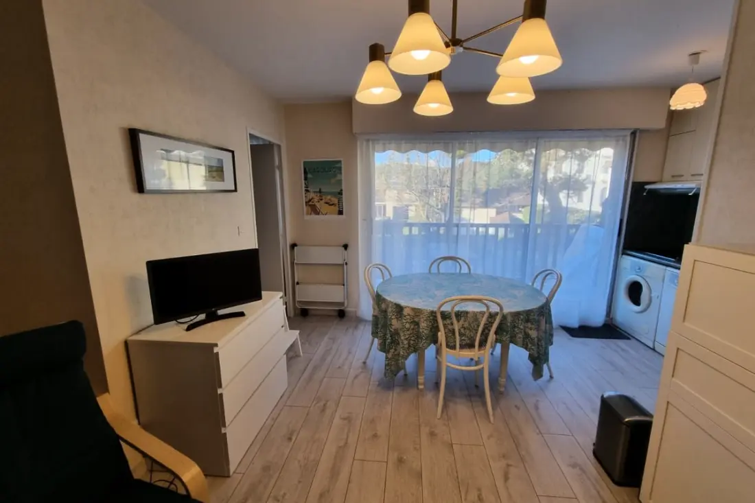 Très Bel Appartement Avec Balcon à Cabourg