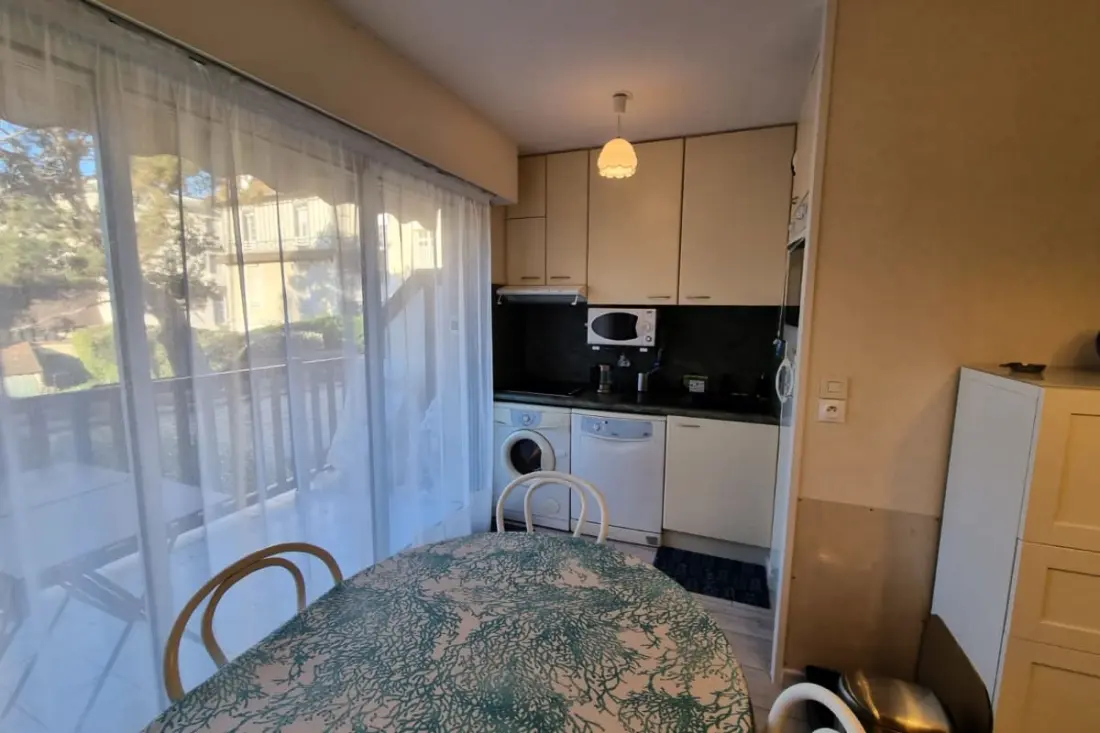 Très Bel Appartement Avec Balcon à Cabourg