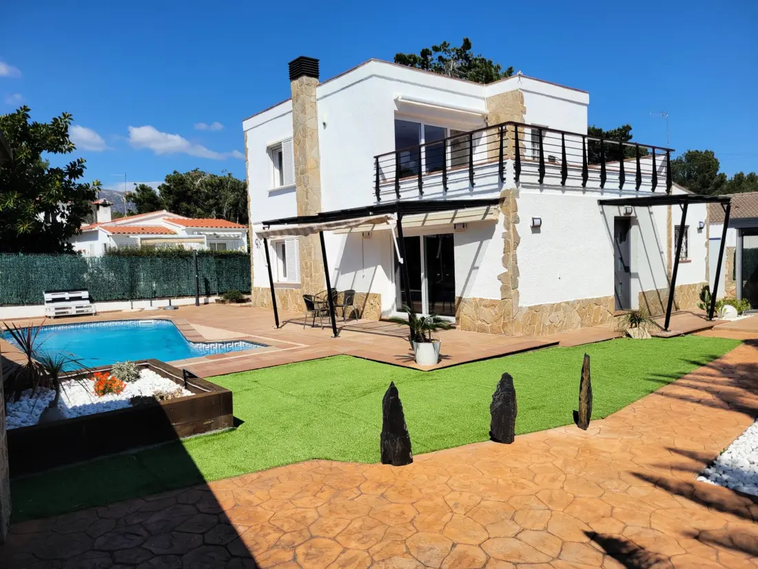 Maison de Vacances Calafat 5