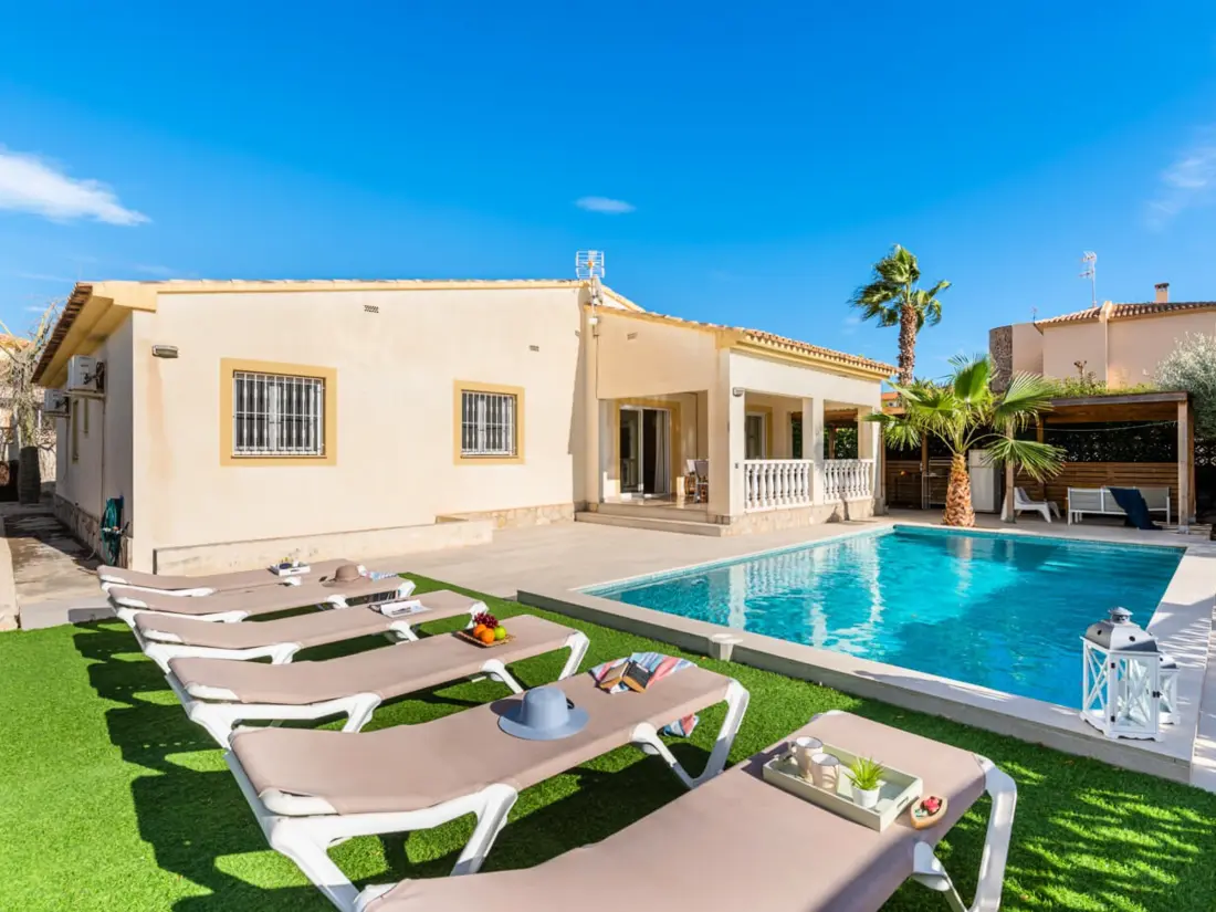 Maison de Vacances Calp 245