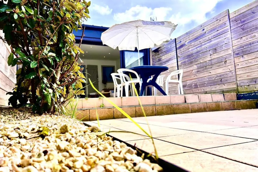Maisonnette Lumineuse Avec Terrasse Et Jardin