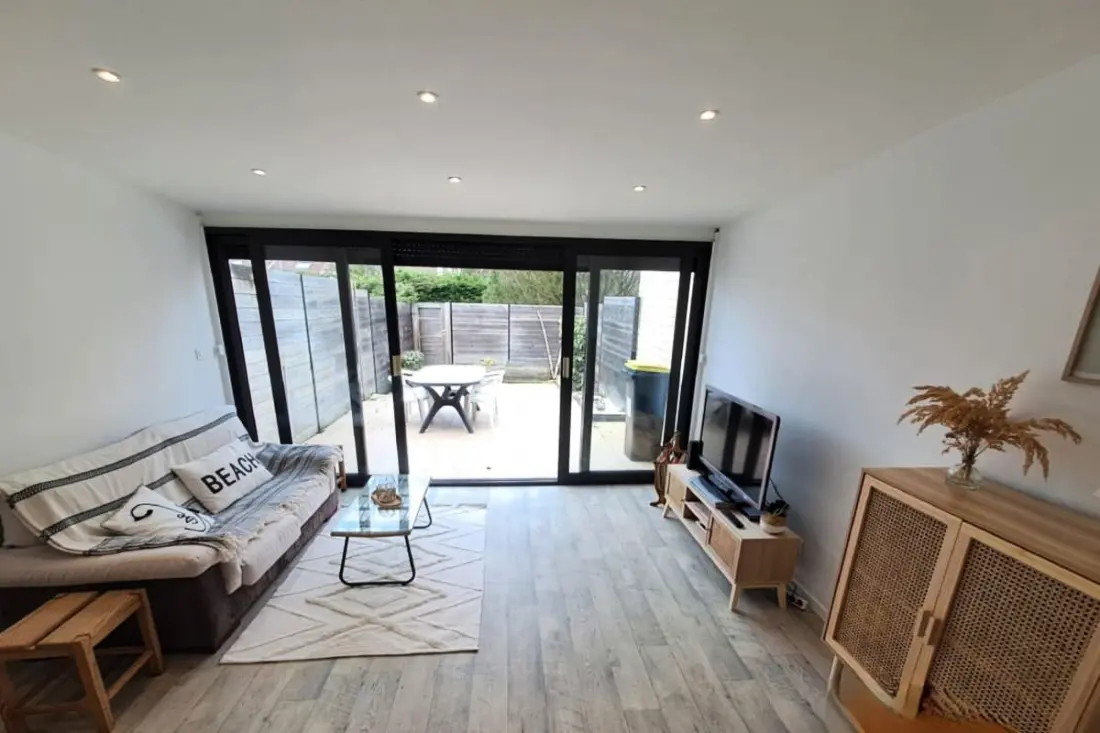 Maisonnette Lumineuse Avec Terrasse Et Jardin