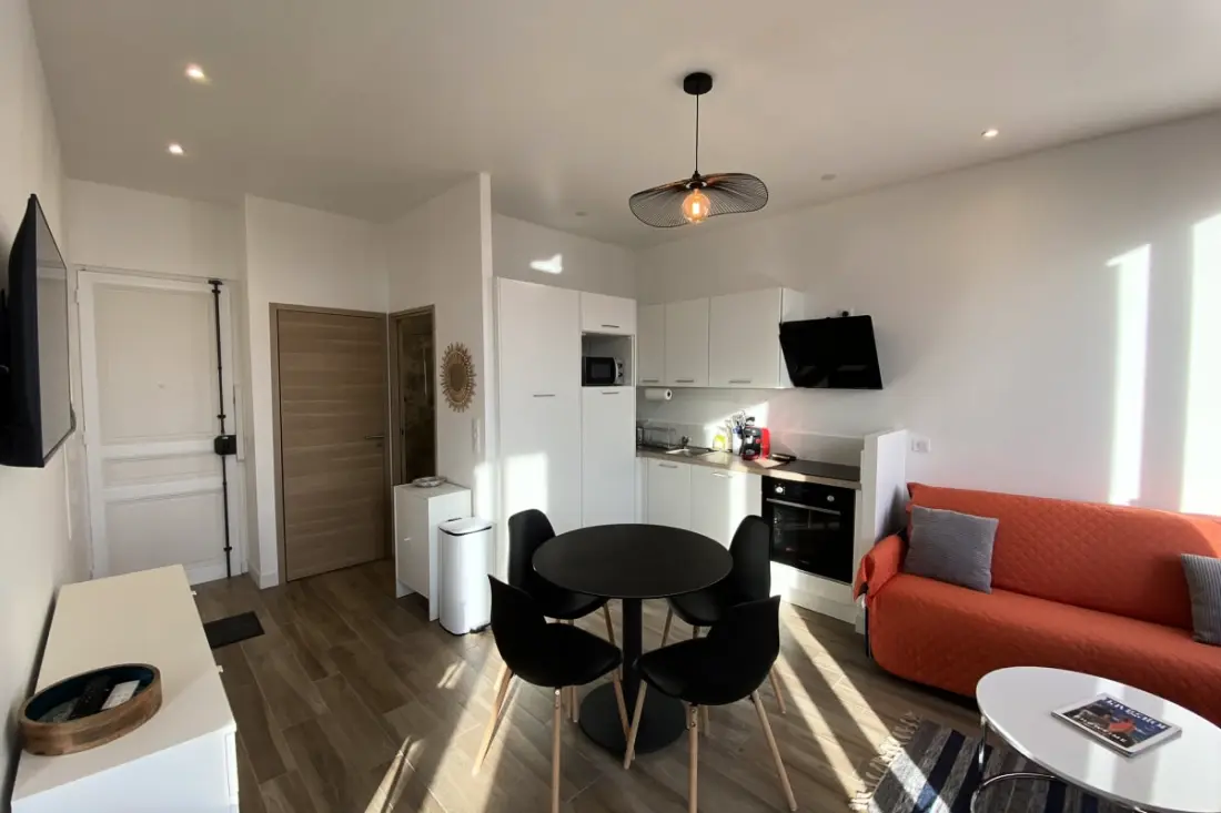 06cj : Bel Appartement Au Coeur De Cannes