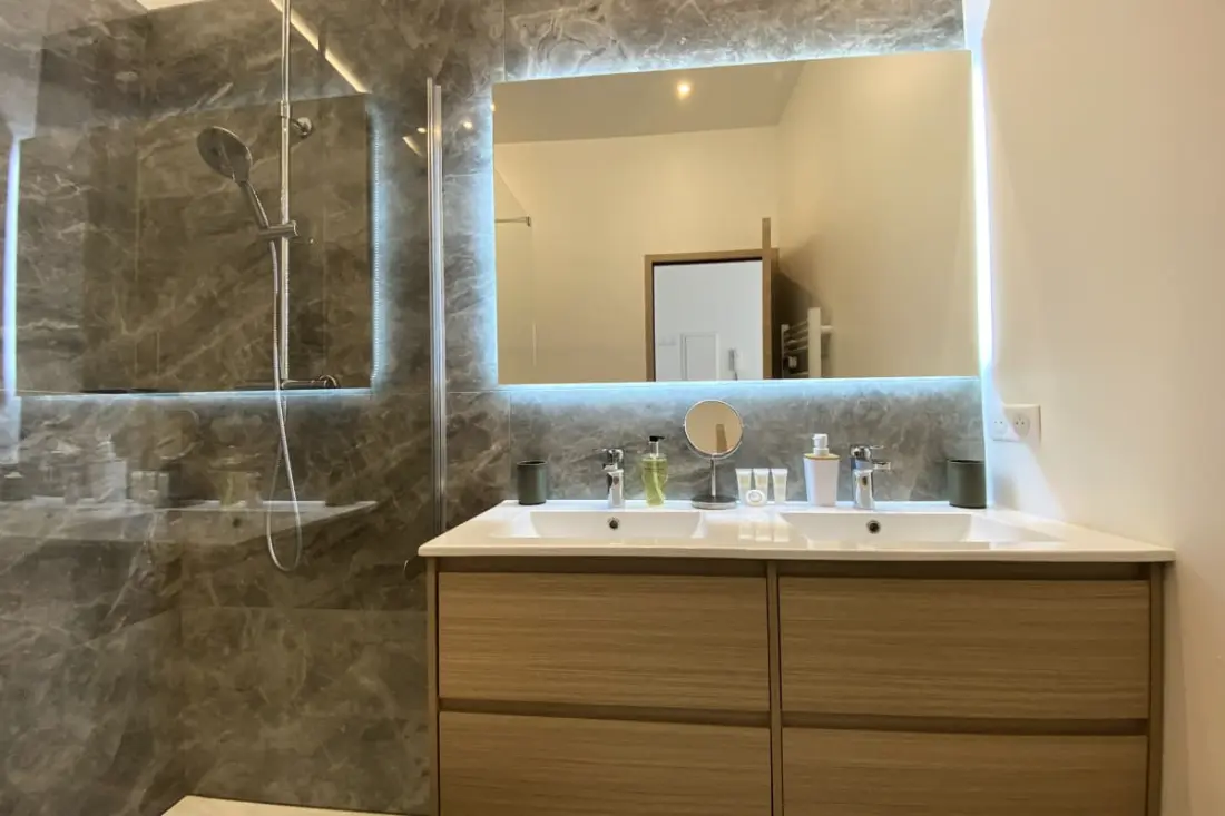 06cj : Bel Appartement Au Coeur De Cannes