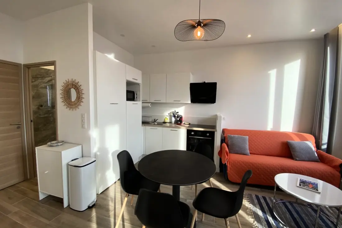06cj : Bel Appartement Au Coeur De Cannes