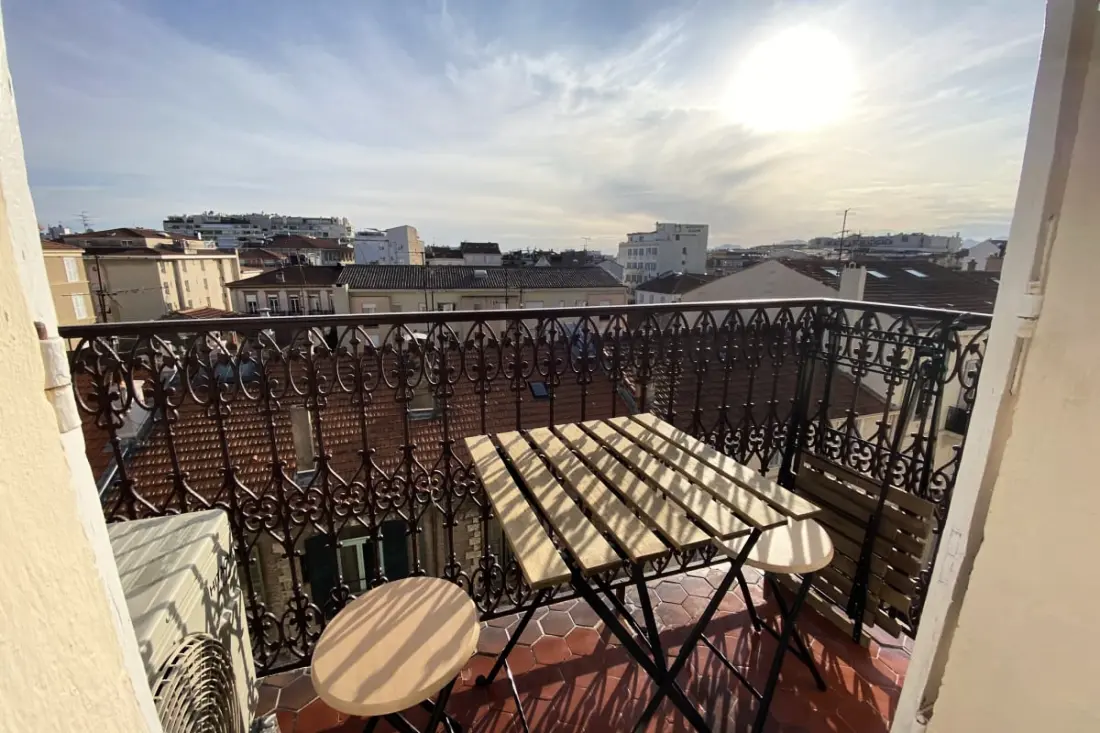 06cj : Bel Appartement Au Coeur De Cannes