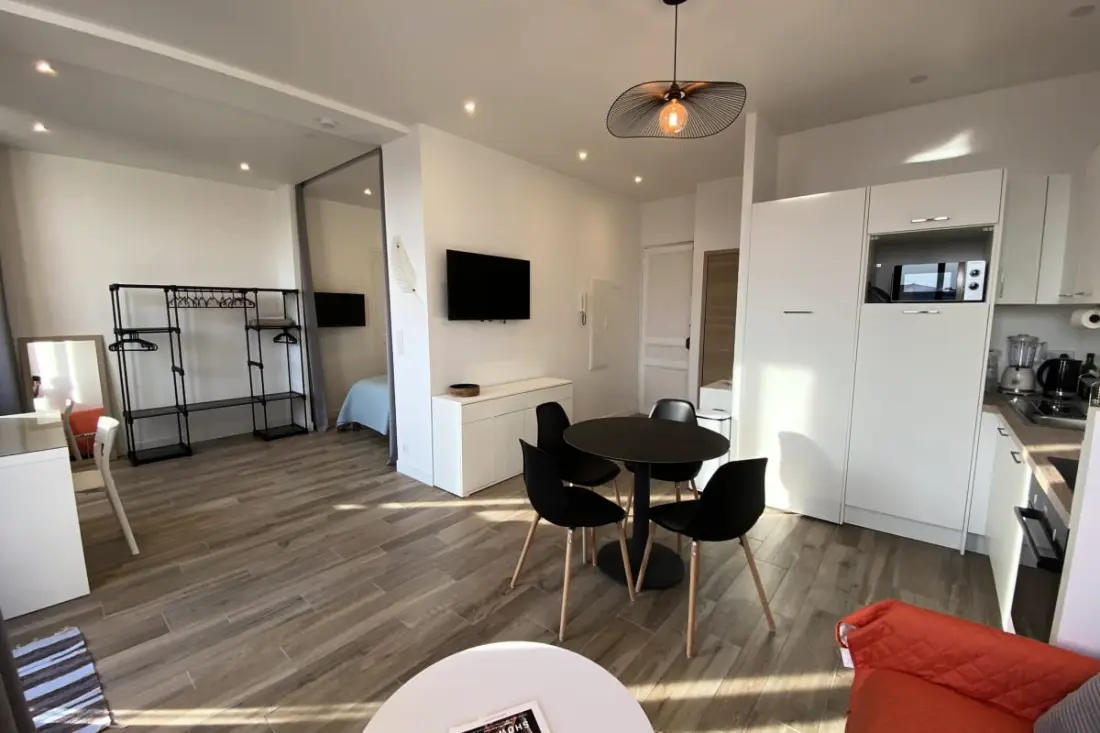 06cj : Bel Appartement Au Coeur De Cannes