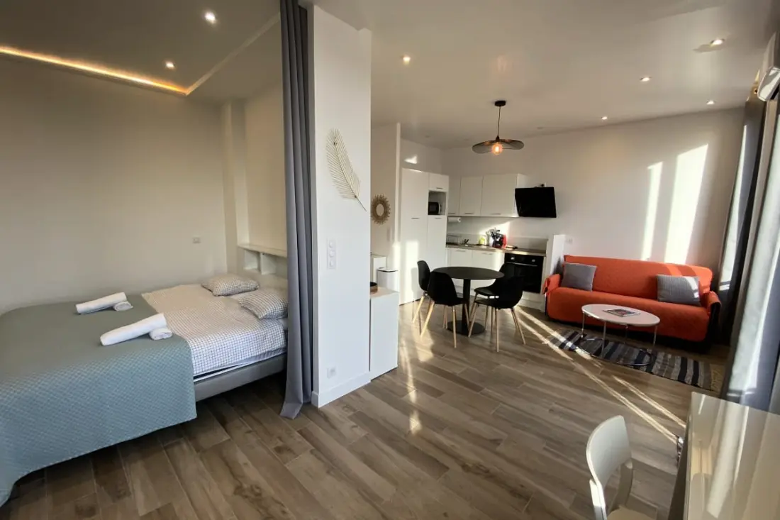 06cj : Bel Appartement Au Coeur De Cannes