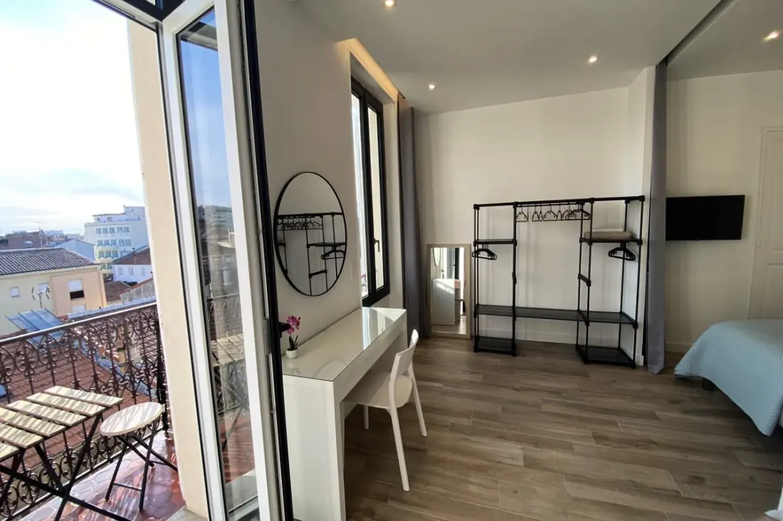 06cj : Bel Appartement Au Coeur De Cannes