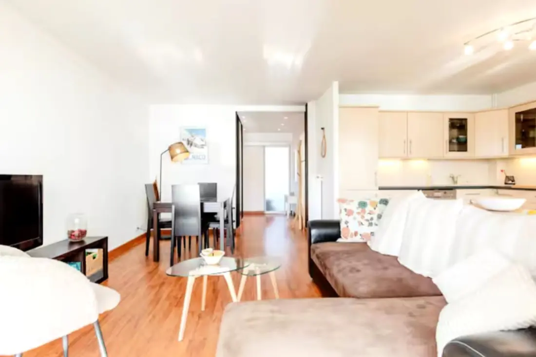 Appartement Avec Balcon Et Parking Privé à Cannes