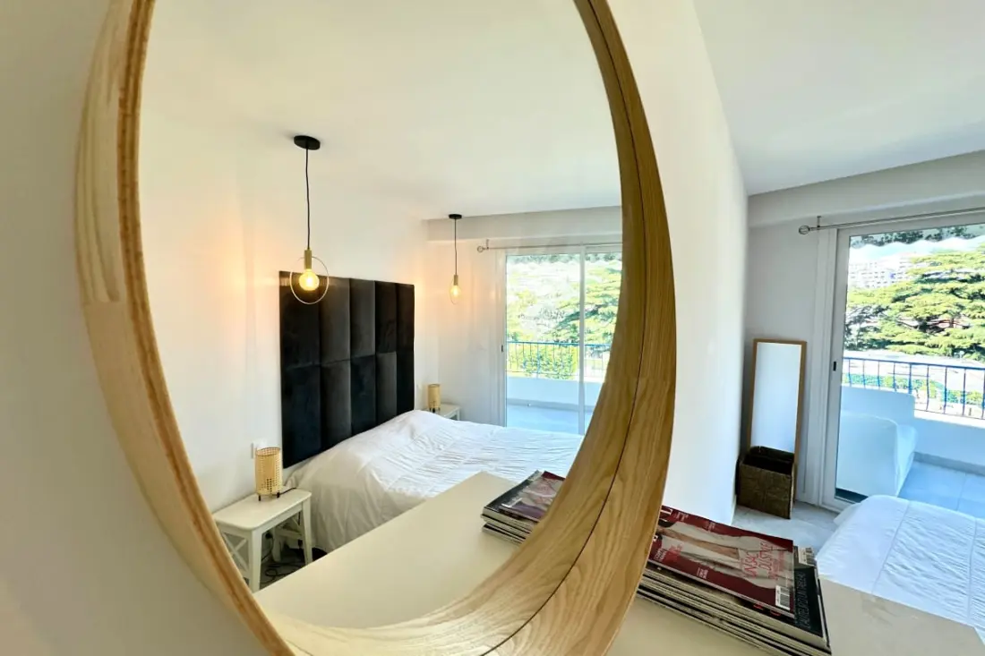Appartement Chaleureux Avec Terrasse à Cannes