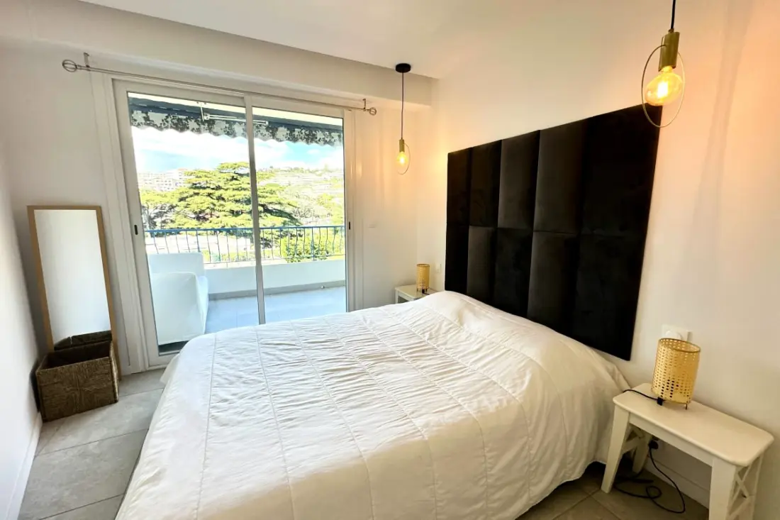 Appartement Chaleureux Avec Terrasse à Cannes