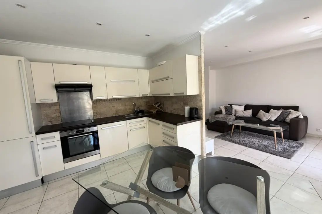 Cannes Centre – Grand 3 Chambres Avec Terrasse