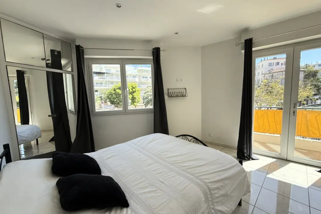 Cannes Centre – Grand 3 Chambres Avec Terrasse