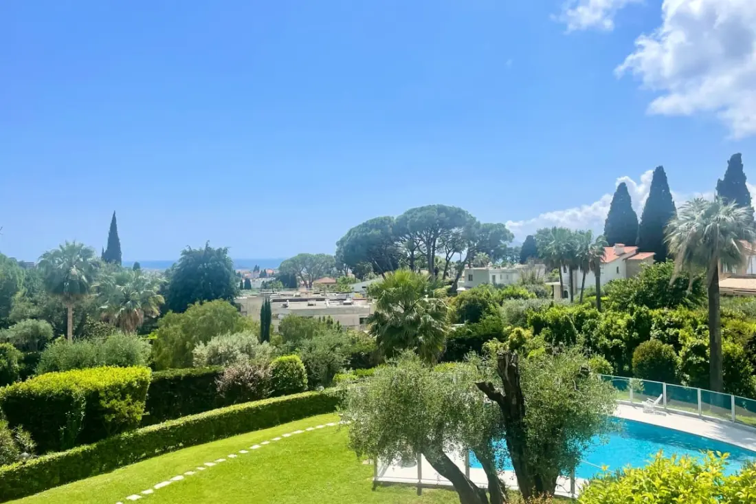 T2 Avec Terrasse Et Piscine à Cannes