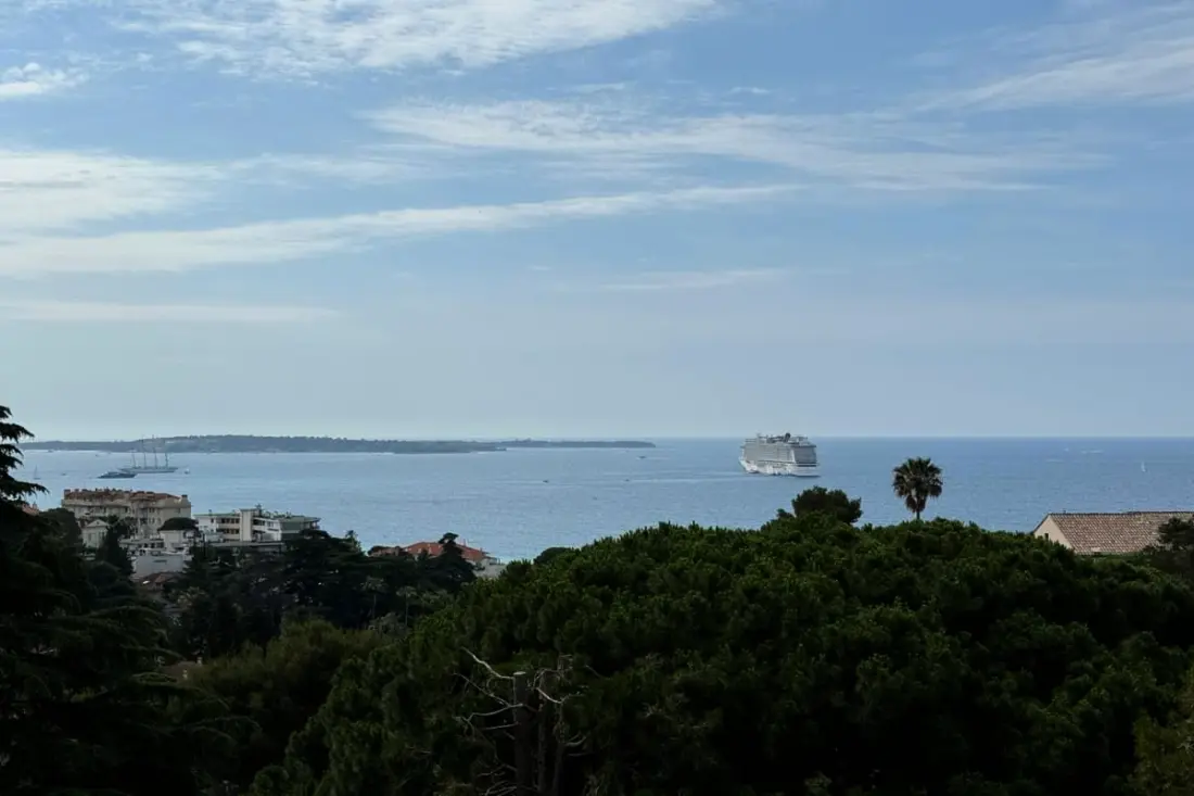 Appartement Avec Vue Exceptionnelle Sur La Mer