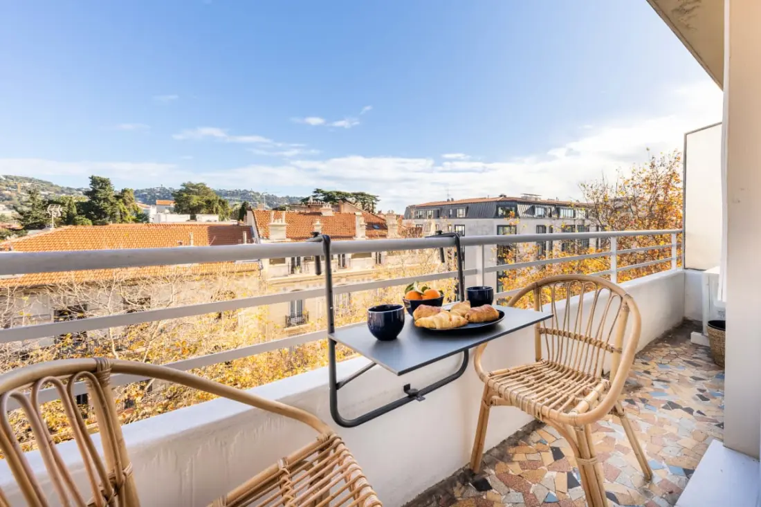 06az - Appartement Avec Terrasse 10min Du Palais