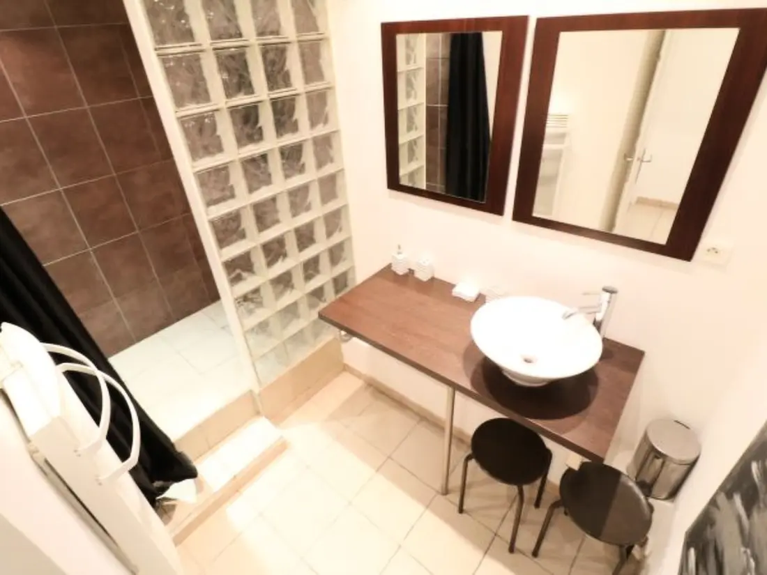 Résidence 1 bedroom, 2 mins from the Palais. Joffre 263