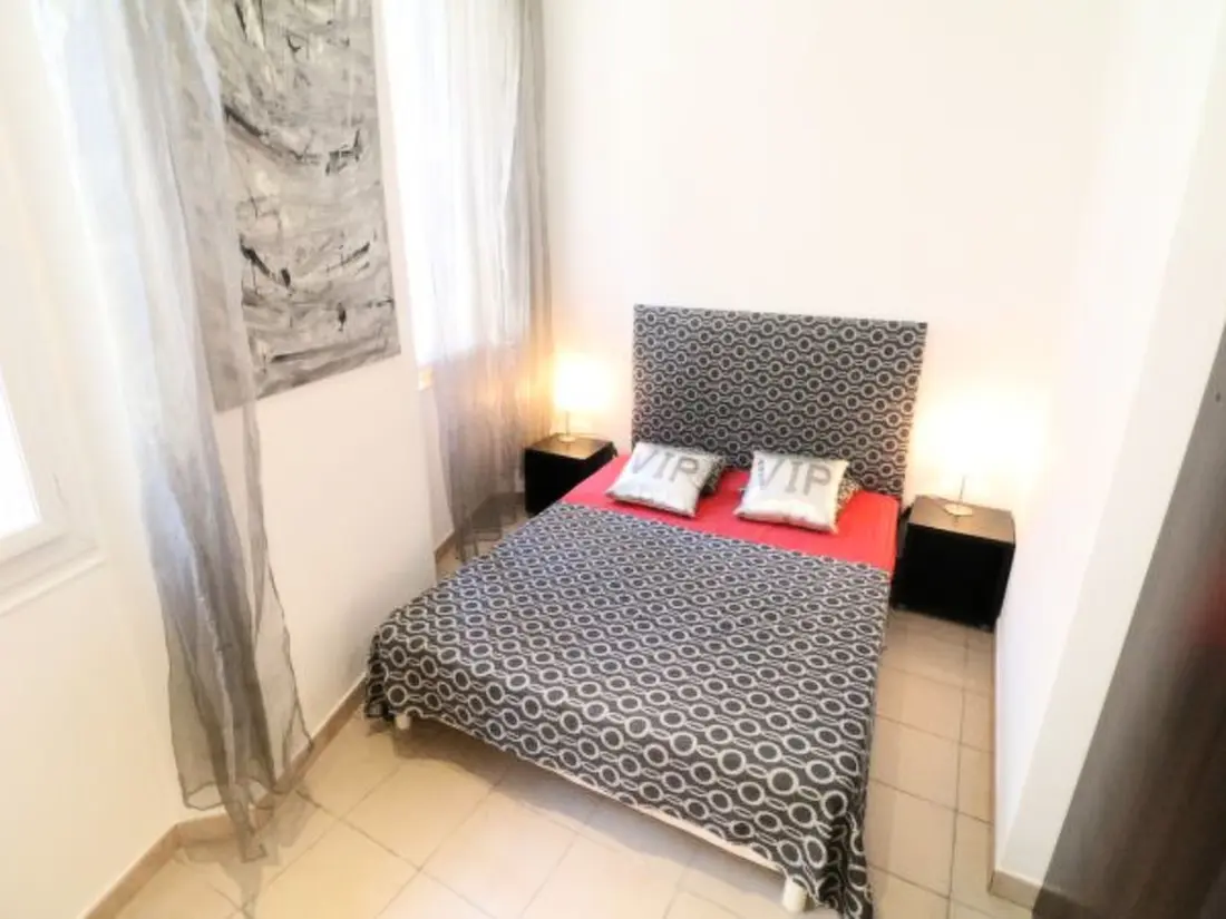 Résidence 1 bedroom, 2 mins from the Palais. Joffre 263