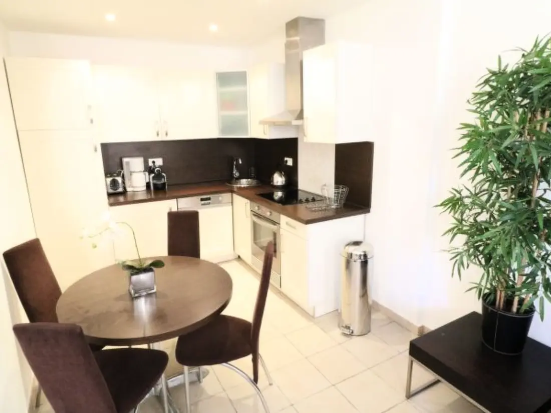 Résidence 1 bedroom, 2 mins from the Palais. Joffre 263
