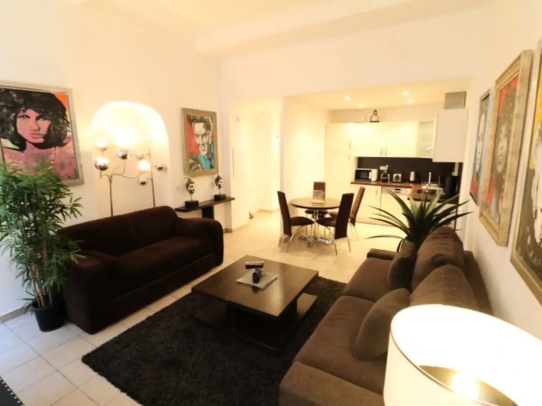 Résidence 1 bedroom, 2 mins from the Palais. Joffre 263