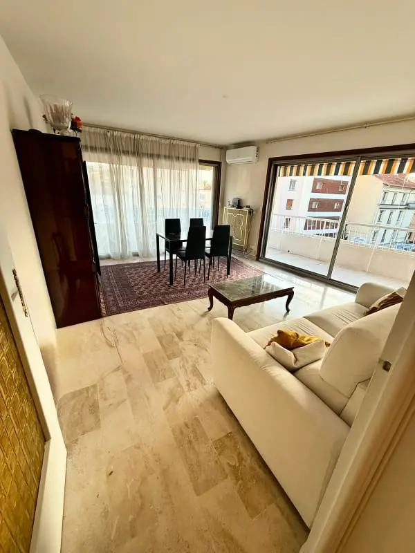 Résidence 🌟 Spacieux T3 Avec Terrasse – Cannes Centre, à Deux Pas De La Croisette 🌴