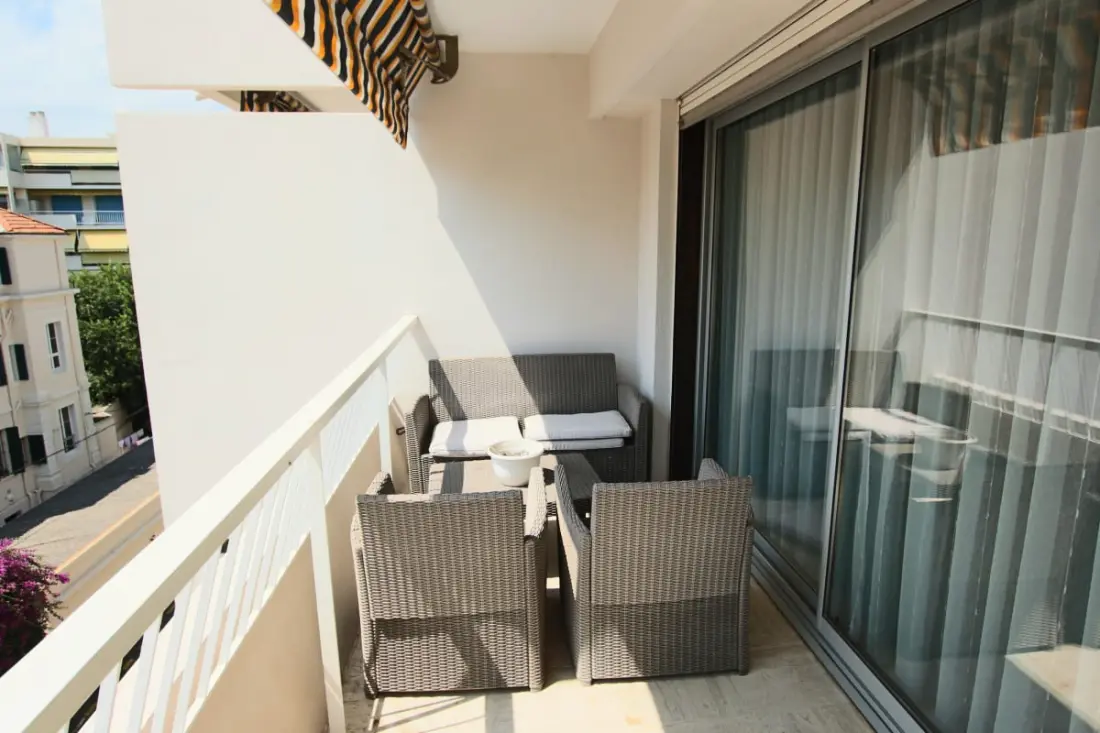 Résidence 🌟 Spacieux T3 Avec Terrasse – Cannes Centre, à Deux Pas De La Croisette 🌴