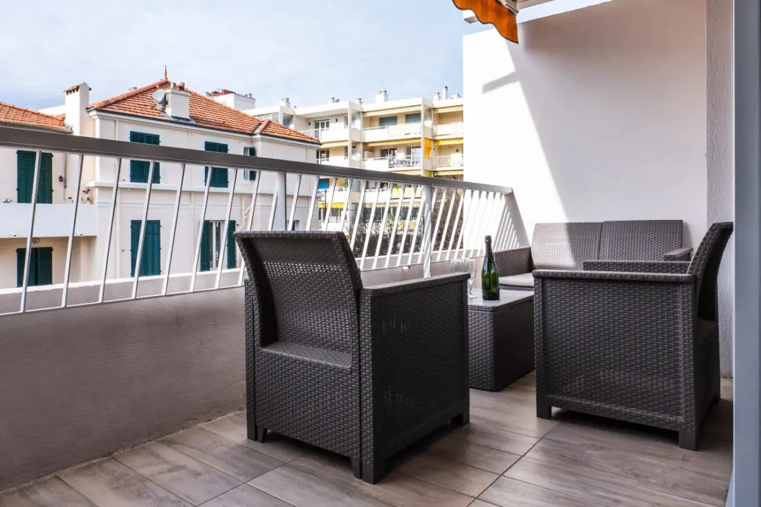 Résidence 2 Pièces  Terrasse à 8min à Pied Du Centre Parking